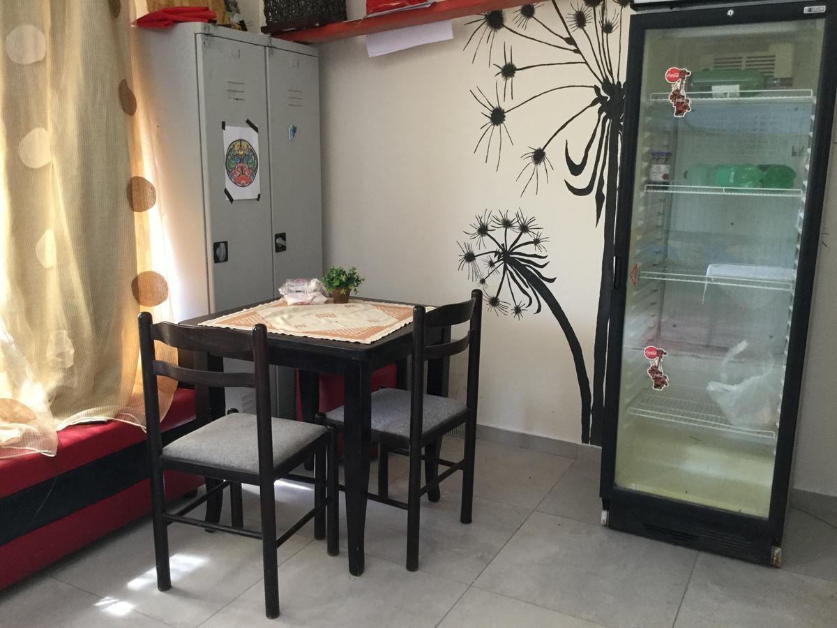 Elbasan Backpacker Hostel Exterior photo